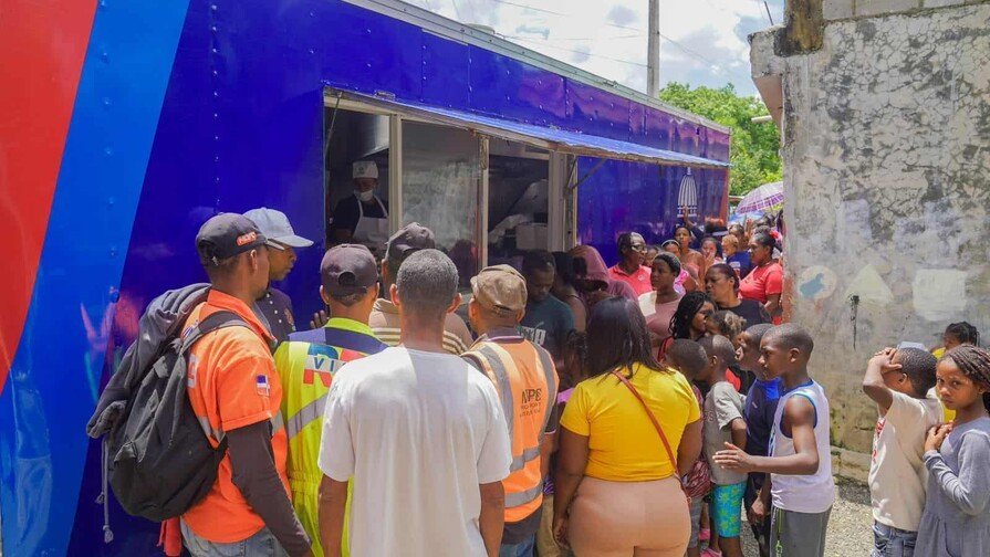 Gobierno asiste a afectados por lluvias en Villa Altagracia