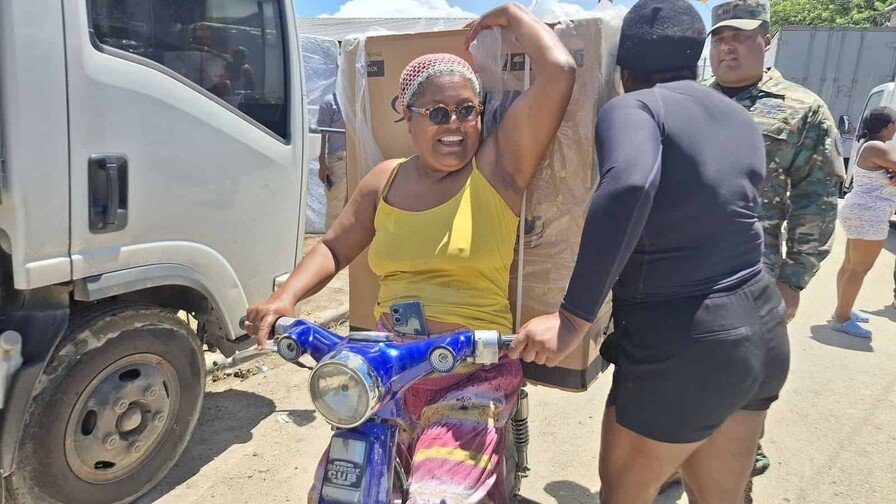 Inundaciones: ¡El Gobierno se puso ‘las pilas’ con enseres para los ‘de abajo’! Inundaciones: El Gobierno se puso las pilas con enseres para los de abajo