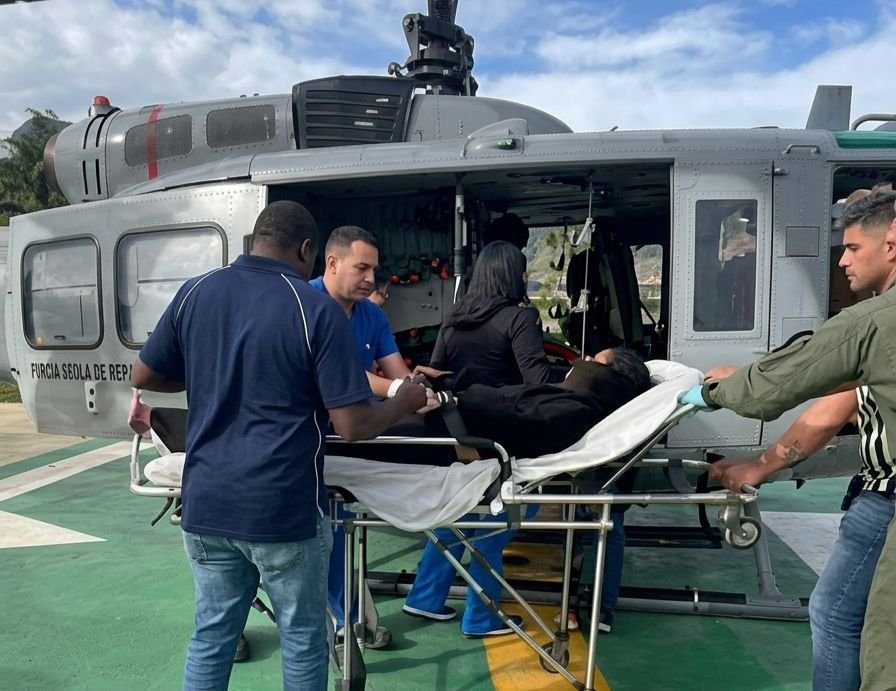 ¡Un ‘palo’ de éxito! El Helipuerto de La Vega brilló en rescate en el Pico Duarte Helipuerto de La Vega brilló en rescate en el Pico Duarte