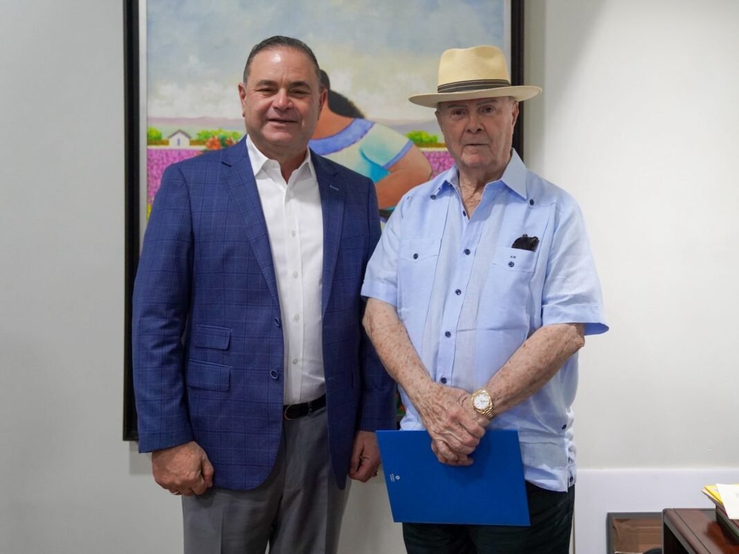Hipólito Mejía apoya modernización agrícola