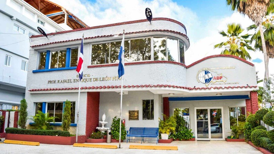 Hoy es lunes 13 de abril del 2026 Hoy es lunes 13 de abril del 2026