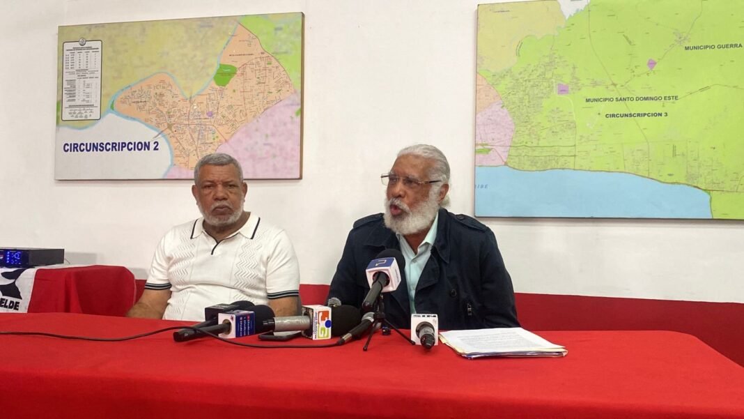 Juan Hubieres Exige Bajar Precios de Combustibles en RD