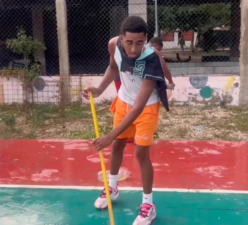 Jóvenes de Fondo Negro Exigen Polideportivo Techado