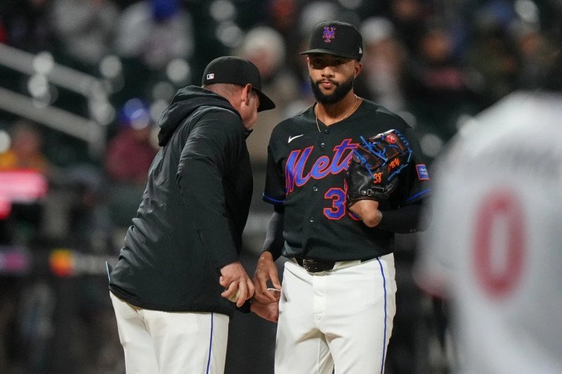Mets en la bajadera: Doce derrotas y Devin Williams en problemas