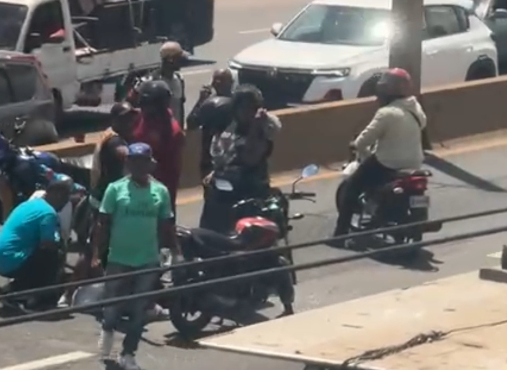 Accidente de Motorista en la Autopista Duarte con Patana