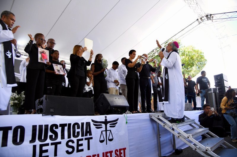 La ‘vaina’ del Jet Set: Padre Rogelio exige justicia de una vez La tragedia del Jet Set: Padre Rogelio exige justicia