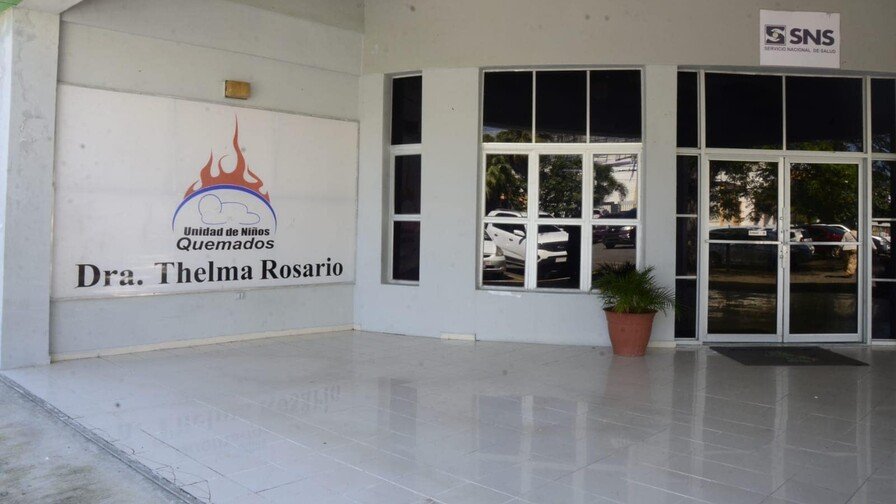 La ‘Vaina Dura’: Niña Abandonada con Quemaduras en Santiago Permanece Hospitalizada Niña Abandonada con Quemaduras en Santiago Permanece Hospitalizada