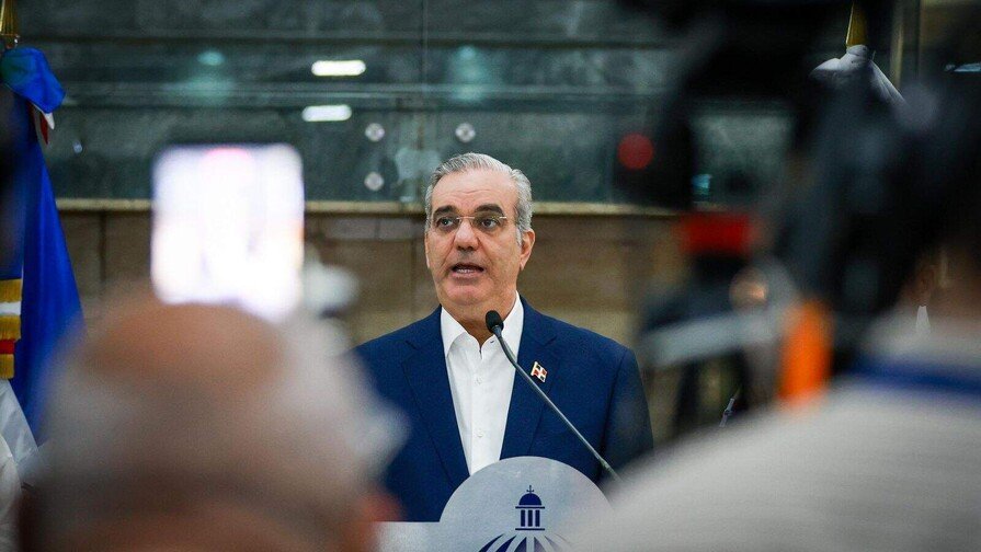 Abinader: ‘La vaina gorda’ global nos empuja a un acuerdo nacional y a reforzar la frontera Abinader convoca a un acuerdo nacional ante crisis global y refuerza la frontera