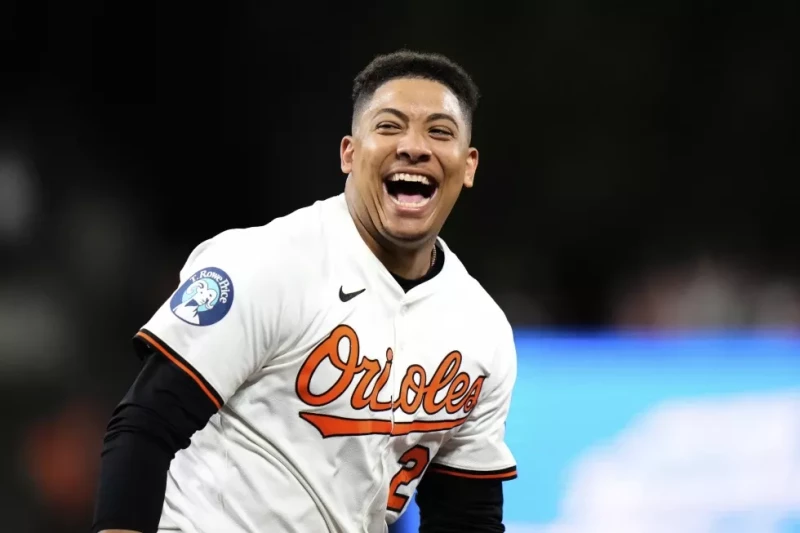 Samuel Basallo: ¡El ‘tigueraje’ dominicano que se ‘mete’ en la MLB! Samuel Basallo: El talento dominicano que impactará en la MLB 2026