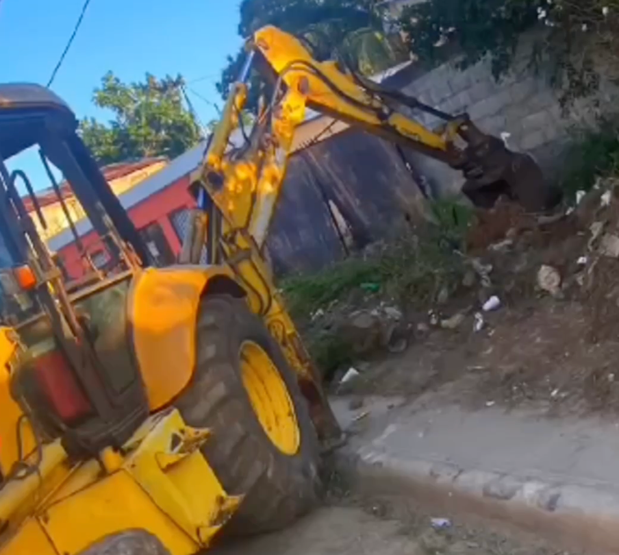 Calle Almirante Caña: Vecinos Resuelven Ante Abandono