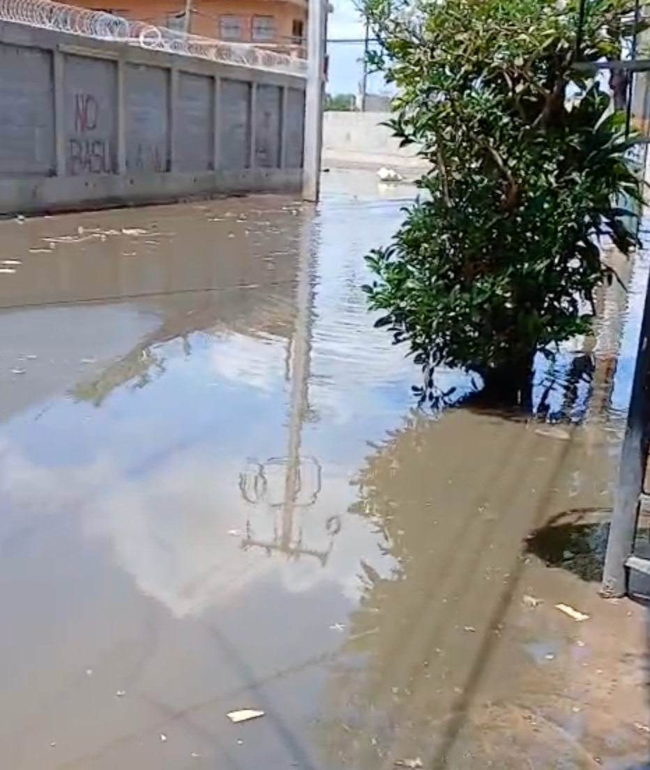 Villa Consuelo: El ‘coro’ de los vertederos y el mal drenaje, ¡una ‘vaina’ gorda! Villa Consuelo: Problemas de vertederos y drenaje desatan quejas