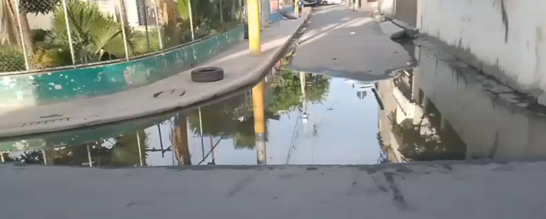 Ensanche Isabelita: Denuncian Focos de Enfermedades por Agua Estancada