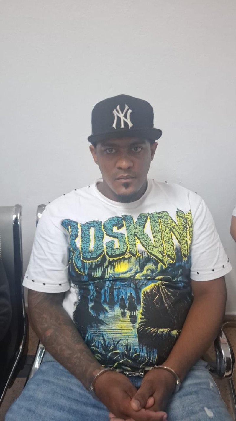 Tremendo Lío Se Entrega Implicado en Muerte de Boricua en Santiago