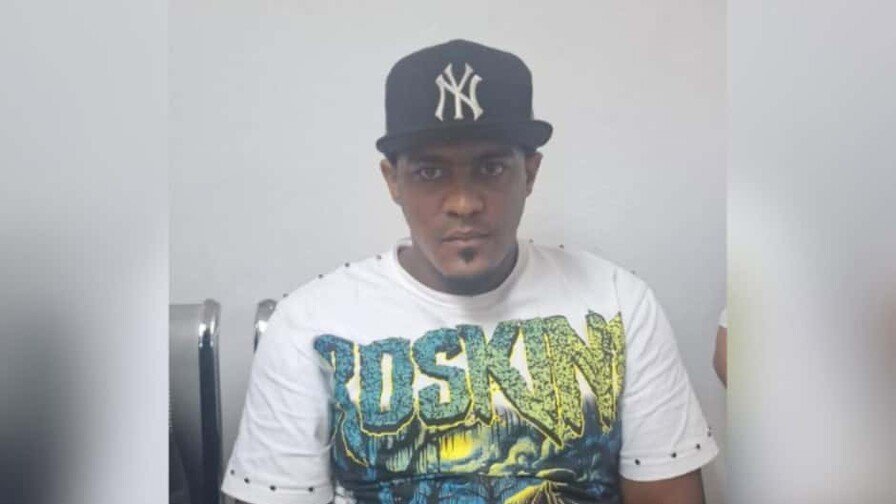 La situación se puso tensa: Se entrega Wesllin por la muerte de un puertorriqueño en Santiago