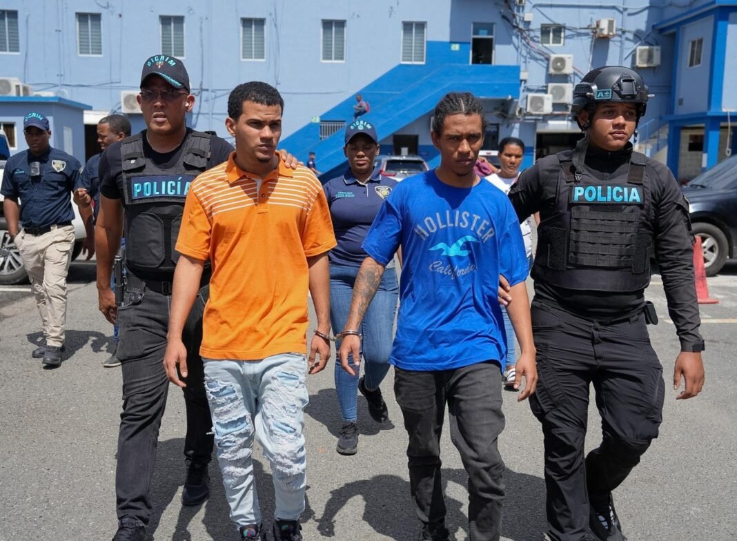 ¡Tremenda ‘Vaina’! ‘Tabaquito’ y ‘El Montro’ se entregan por la muerte del Mayor Tremenda Vaina Tabaquito y El Montro se entregan por la muerte del Mayor