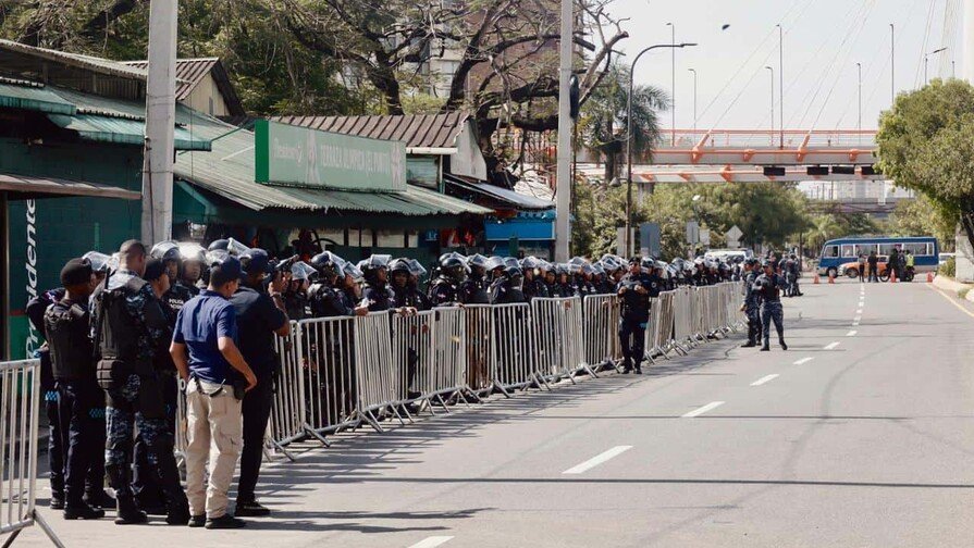 ¡Qué ‘Vaina’! Desalojo ‘Heavy’ en Teleofertas: Un ‘Lío’ que Remueve la Justicia Dominicana Desalojo en Teleofertas: La Justicia Dominicana en el Ojo del Huracán