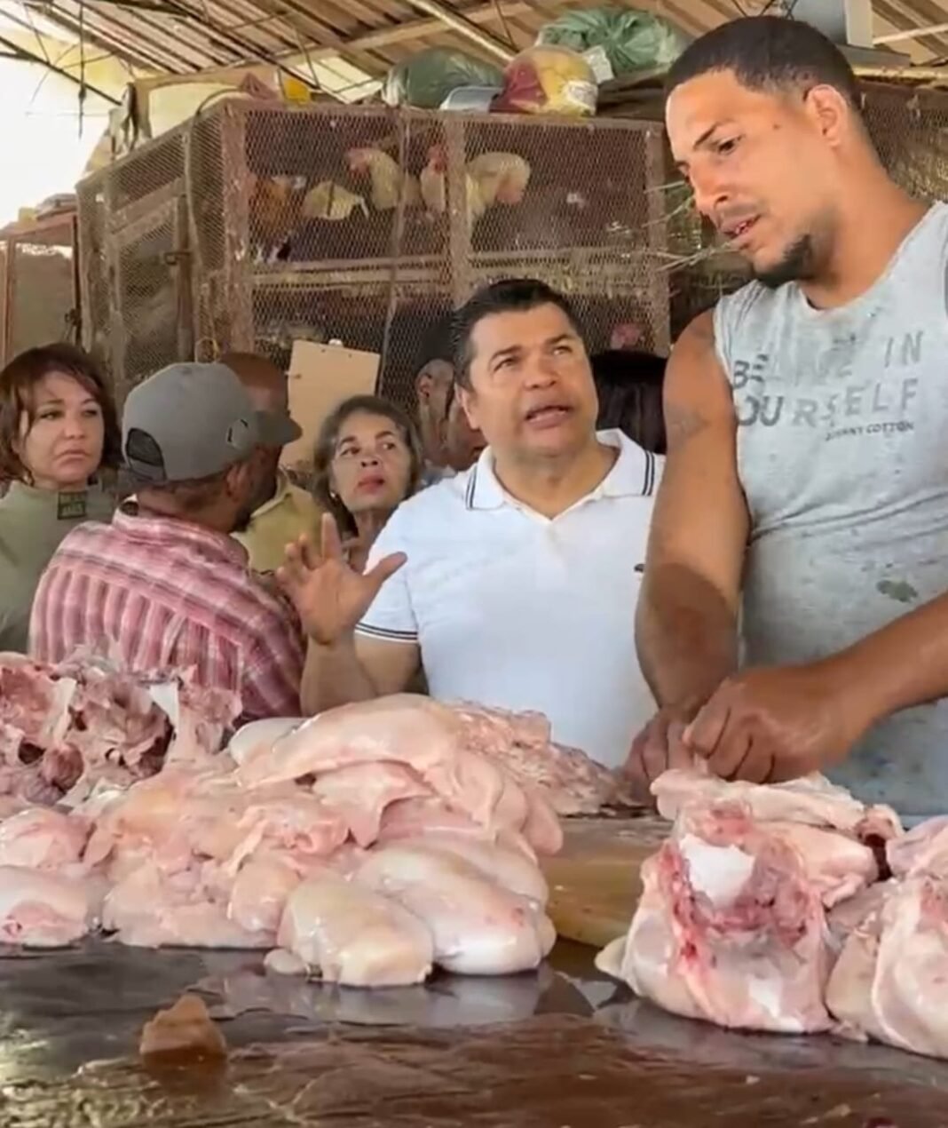 Tobías Crespo critica abandono del Mercado Modelo en la Mella