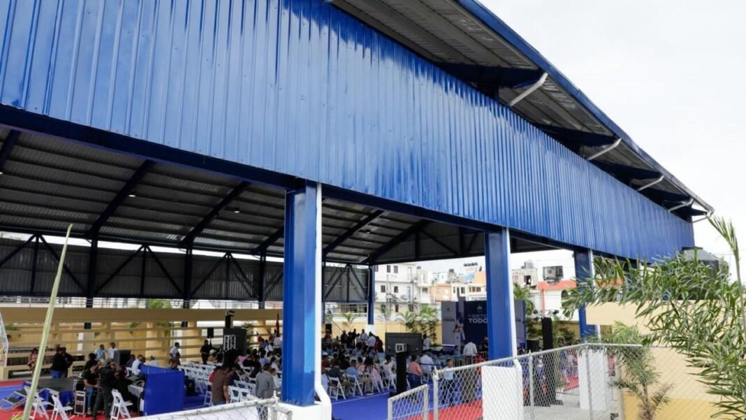 ¡Qué ‘Bacano’! Abinader Entrega Techados Escolares en La Fe y Las Palmas Abinader Entrega Techados Escolares en La Fe y Las Palmas