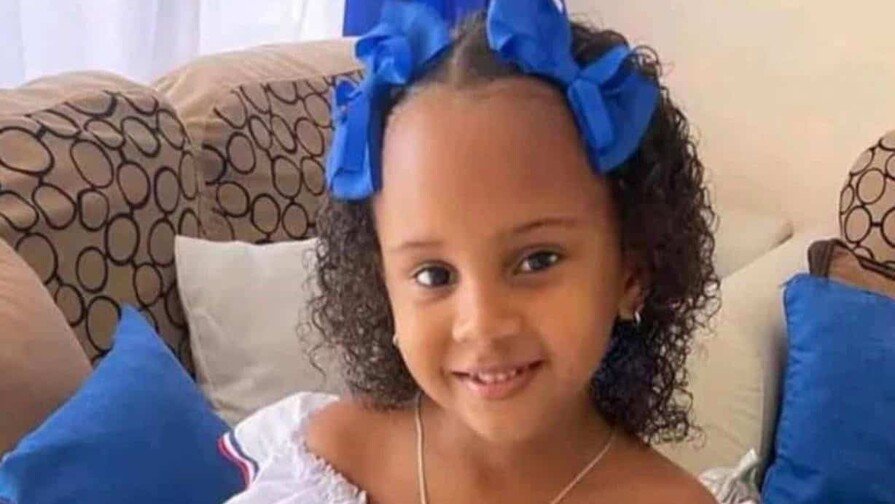 Aplazan <b>medida de coerción</b> por la ‘vaina’ de San Cristóbal: Un caso que estremece al país Aplazan medida de coerción contra mujer acusada de matar a su hija en San Cristóbal