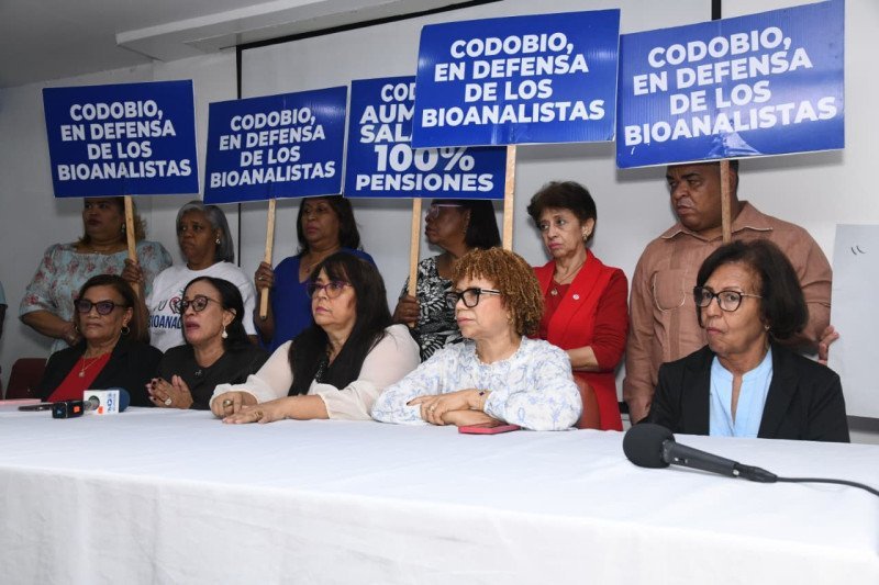¡Ya ‘tá bueno’ de esta ‘vaina’! Bioanalistas exigen mejoras laborales con el Presi. Ya es hora de actuar: Bioanalistas exigen mejoras laborales con el Presidente.