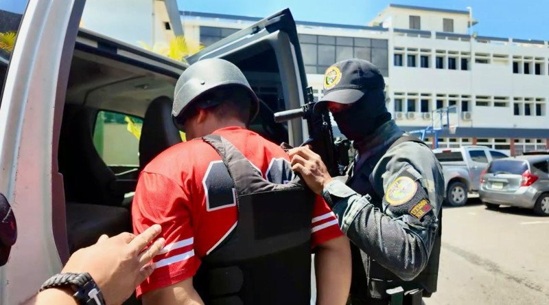 Desmantelan red de narcotráfico con 1.7 toneladas en Pedernales