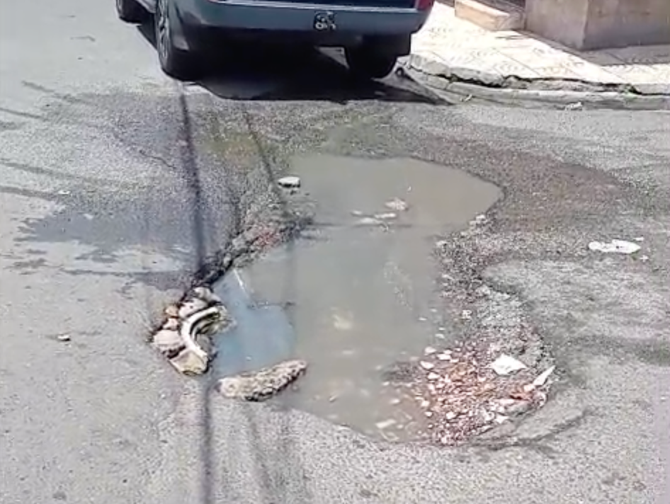 ¡Qué ‘Vaina’! Un ‘Cráter Peligroso’ Azota Los Mina Cerca de la Alcaldía Cráter Peligroso Azota Los Mina Cerca de la Alcaldía