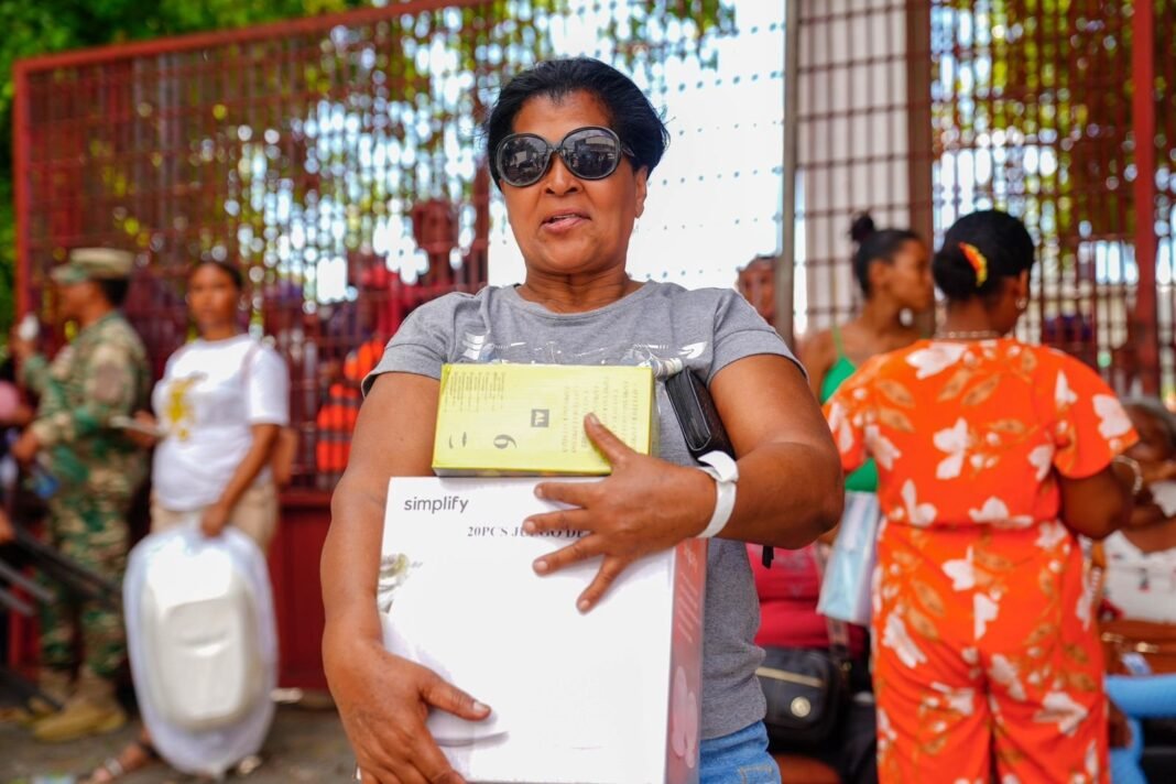 ¡Qué ‘Bacano’! Dasac lleva ‘Asistencia Social’ a madres con un ‘Coro’ en Azua Que Bacano! Dasac lleva Asistencia Social a madres con un Coro en Azua