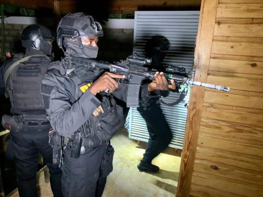 ¡Cayó un ‘Tigueraje’ del Narcotráfico en Bayahíbe! Extraditable a los EE. UU. Cayó un miembro del Narcotráfico en Bayahíbe Extraditable a los EE. UU.