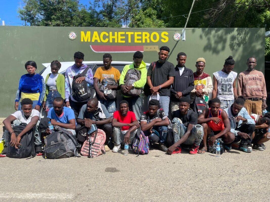 ¡KlK con la frontera! Ejército le corta el ‘tigueraje’ a traficantes en Valverde Ejercito le corta el tigueraje a traficantes en Valverde