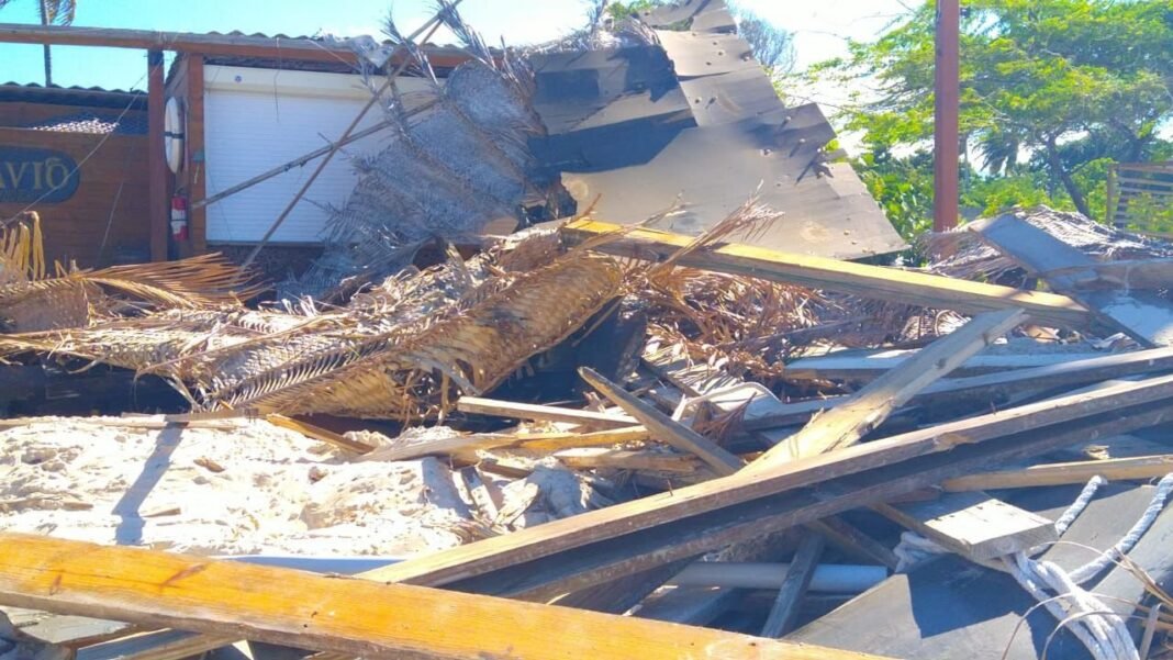¡Qué ‘vaina’! Desalojo ilegal sacude al restaurante El Navío en Pedernales Desalojo ilegal de restaurante El Navío en Pedernales