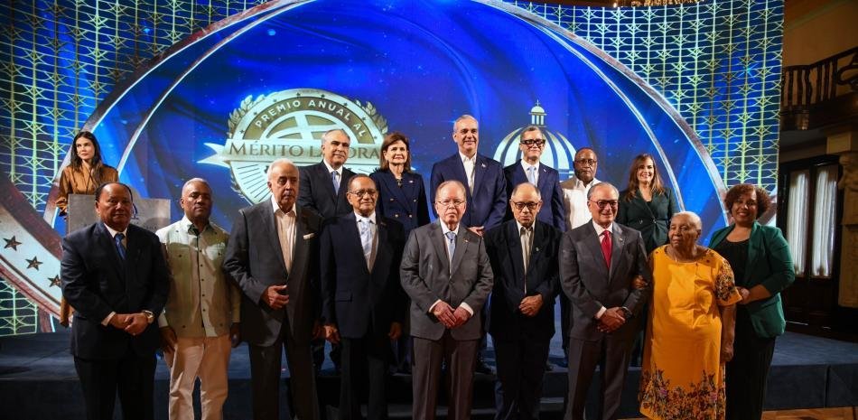 El Gobierno Honra el Trabajo Digno y el Mérito Laboral