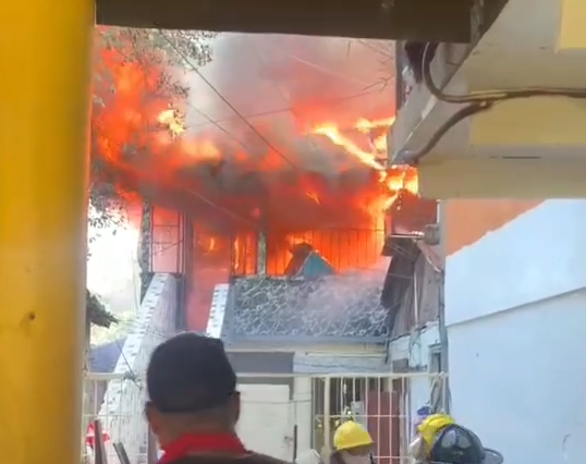 ¡Qué ‘vaina’ dura! Incendio deja la vida de familias en Moca patas arriba Incendio deja la vida de familias en Moca patas arriba