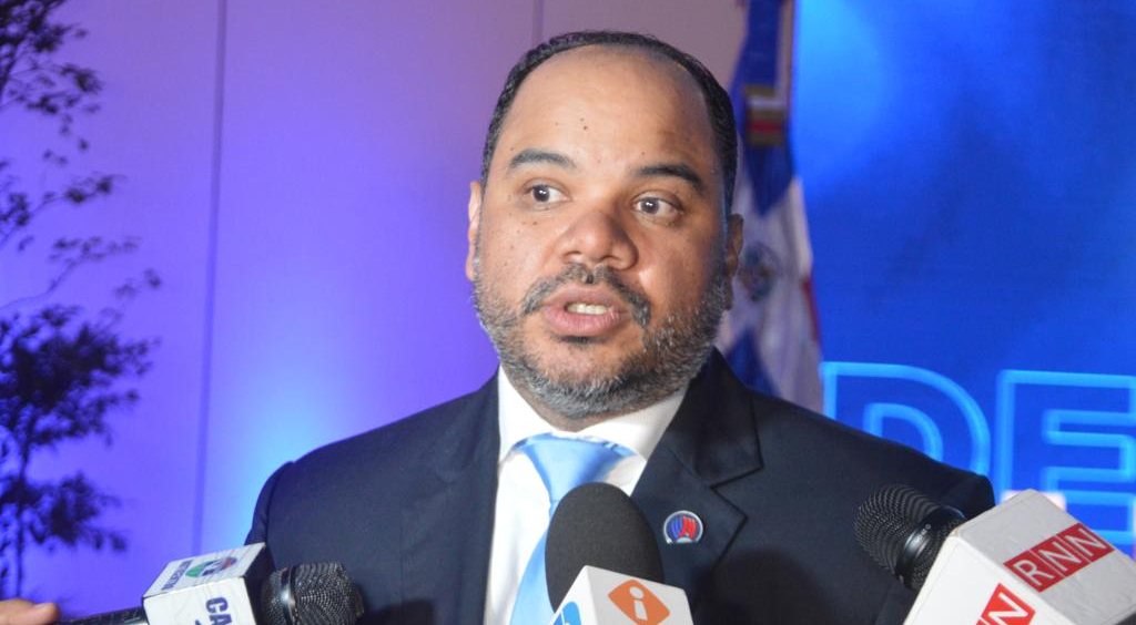 El ‘Hackatón por los Derechos’: Una Vaina ‘Jejevi’ para la Juventud Dominicana Hackatón por los Derechos: Innovación y Tecnología para Jóvenes Dominicanos