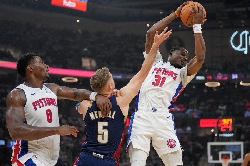 La Barba James Harden Enfría a los Pistons