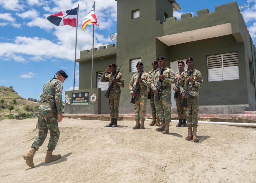 ¡Poniendo la Pila en la Frontera! Jefe del Ejército Activo en Elías Piña Poniendo la Pila en la Frontera: Jefe del Ejército Activo en Elías Piña