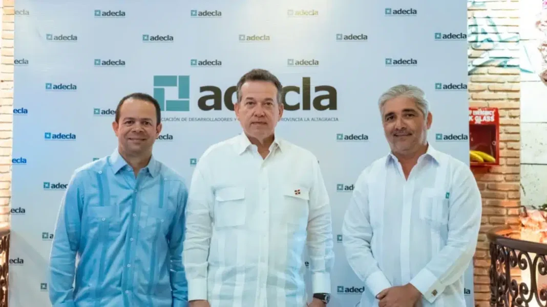 Mivhed le mete mano a la permisología: ¡Un ‘cambio chulo’ para La Altagracia! Mivhed acelera modernización de permisología en La Altagracia
