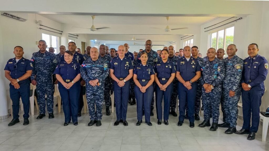 La Policía se pone ‘bacana’ y cuida la salud mental de sus agentes. Policía Nacional fortalece salud mental y prevención de violencia en agentes.
