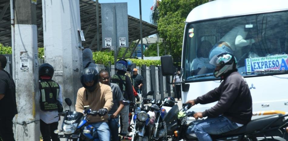 El tigueraje de los motoconchos: Quien le pone el cascabel al gato