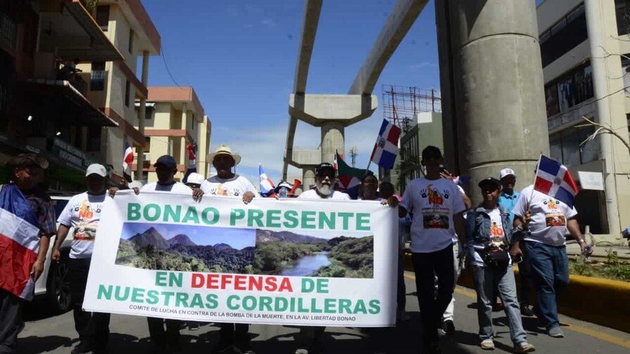 La ‘chercha’ ambientalista se prende en Santiago contra la minería La chercha ambientalista se prende en Santiago contra la mineria