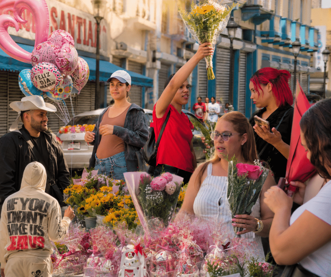 ¡El ‘coro’ no faltó en Santiago por el Día de las Madres! El ambiente no faltó en Santiago por el Día de las Madres