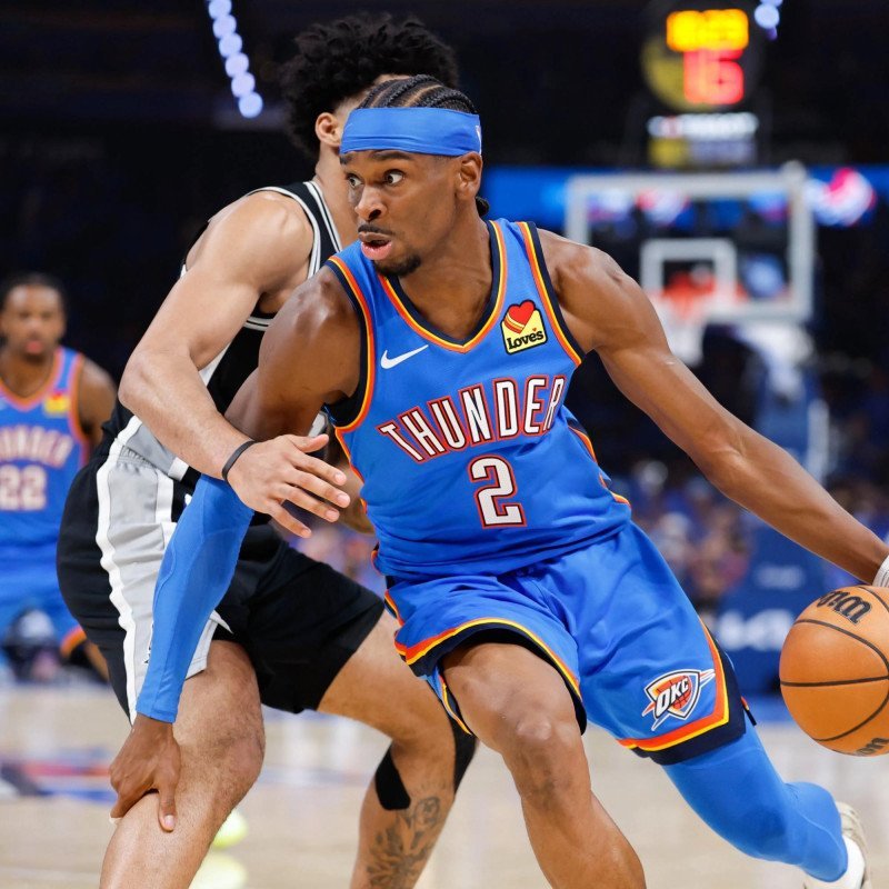 ¡El Banquillo ‘Bacano’ de OKC Arma un ‘Coro’ y Sella la Victoria sobre los Spurs! Victoria de OKC sobre Spurs destaca el poder del banquillo