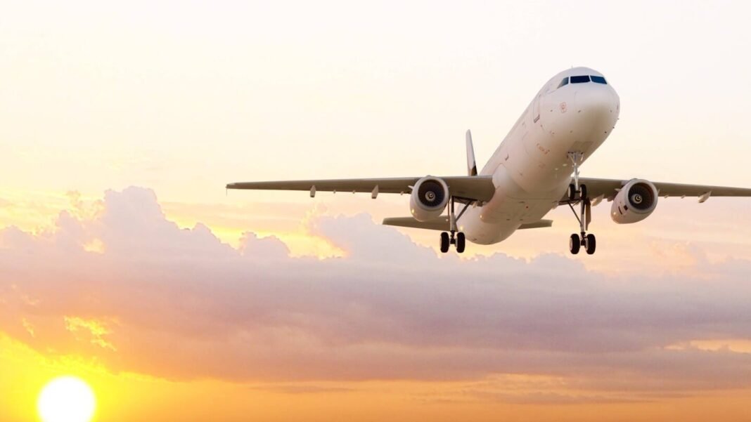 Incidente en avión: Olor extraño causa retorno de vuelo Santiago-Nueva York