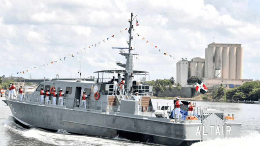 Que bacano el viaje! La Armada dominicana despide a sus futuros oficiales rumbo a EE. UU.
