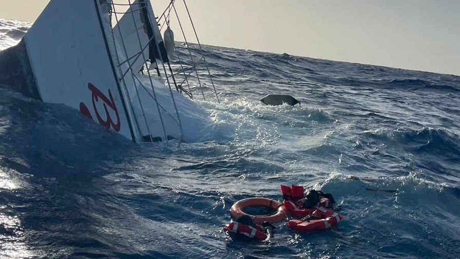 La Armada rescata a extranjeros cerca de Puerto Plata