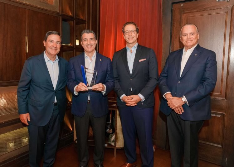 El ‘Coro’ de 50 Años: Banco Popular y Bank of America, una Alianza ‘Jevi’ El Coro de 50 Años: Banco Popular y Bank of America, una Alianza