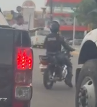 ¡Qué ‘coro’ peligroso en la 27! Agente amenazado, ¡la ‘vaina’ se puso fea! Peligroso incidente en la 27: Agente policial amenazado