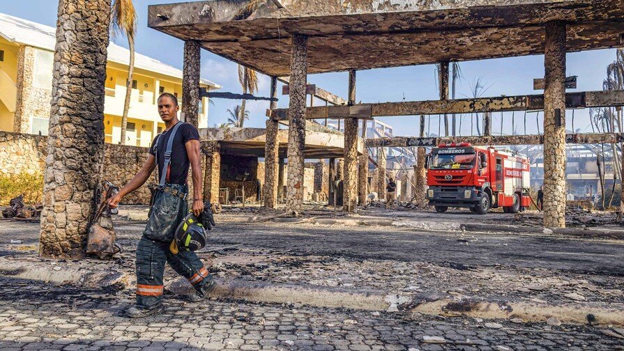 El Fuego en Bayahíbe: Una ‘Vaina’ Que Encendió Las Alarmas Fuego en Bayahíbe Enciende Alarmas