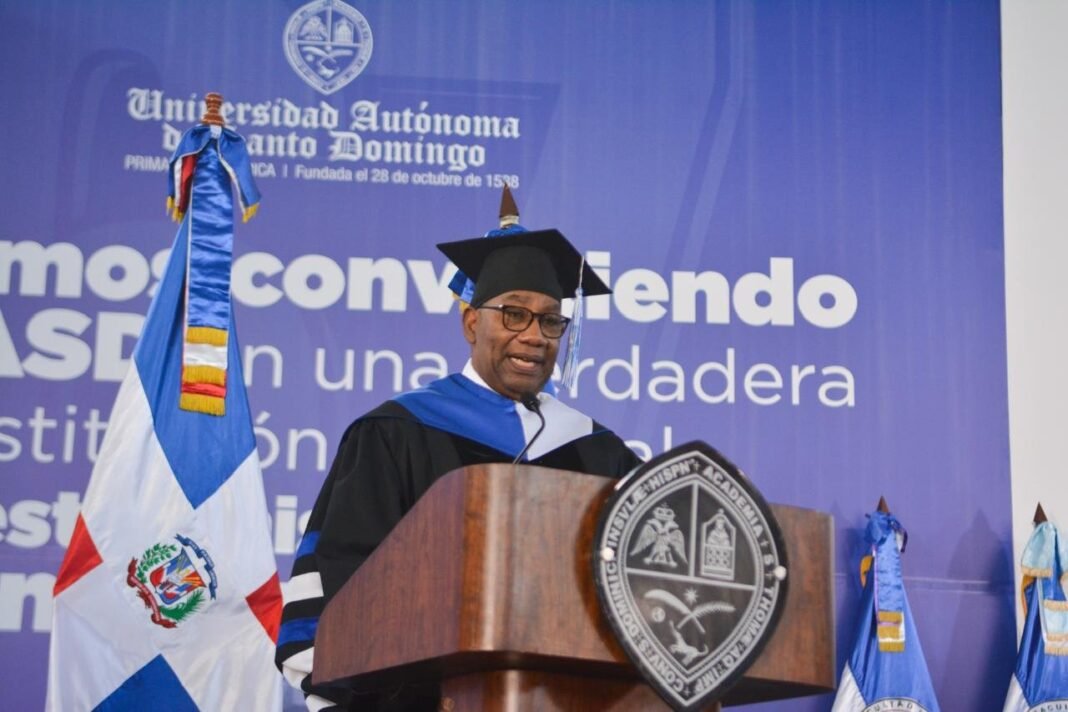 ¡Un ‘bacano’ se retira! Rector de la UASD cierra ciclo de 55 años de servicio Rector de la UASD cierra ciclo de 55 años de servicio