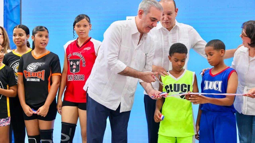 ¡Qué ‘Bacano’! El Techado Deportivo en Los Ciruelitos es un ‘Palo’ para la Juventud. El Techado Deportivo en Los Ciruelitos es un Gran Paso para la Juventud