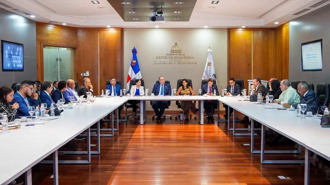 Hacienda y el ‘Plan Anticrisis’: ¡Un Coro Bacano con los Sectores Productivos! Hacienda y el Plan Anticrisis: Diálogo con los Sectores Productivos